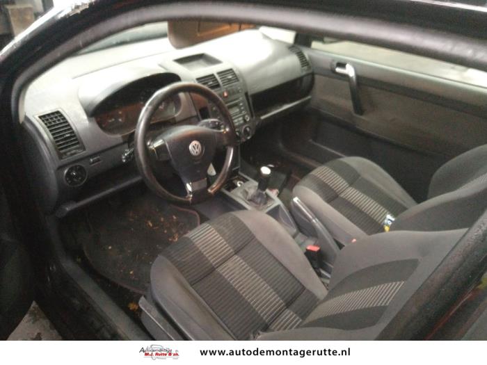 Volkswagen Polo IV 1.2 12V Skrotfordon (2007, ZWART)