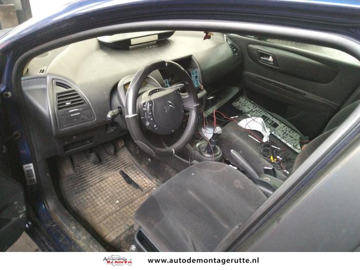 Citroen C4 Berline 1.4 16V Skrotfordon (2007, BLAUW)