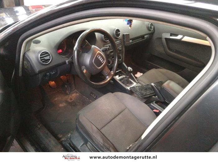 Audi A3 Sportback 2.0 FSI 16V Samochód złomowany (2004, Czarny)
