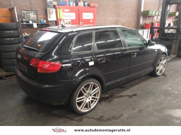 Audi A3 Sportback 2.0 FSI 16V Samochód złomowany (2004, Czarny)