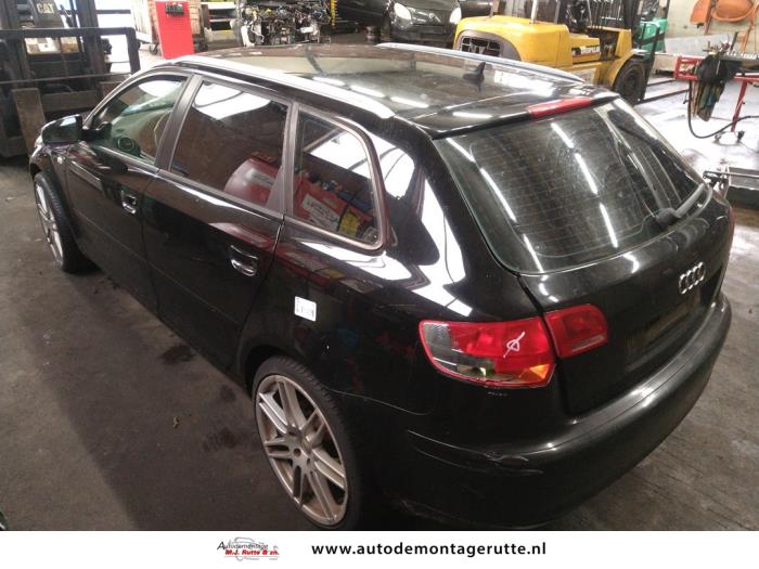 Audi A3 Sportback 2.0 FSI 16V Samochód złomowany (2004, Czarny)