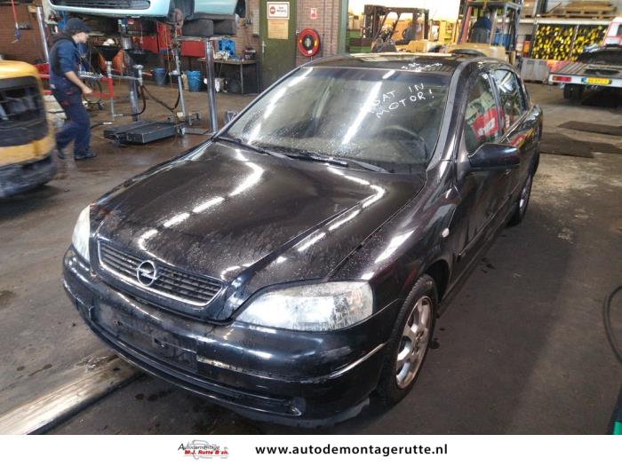 Opel Astra G 1.6 16V Samochód złomowany (2003, Czarny)