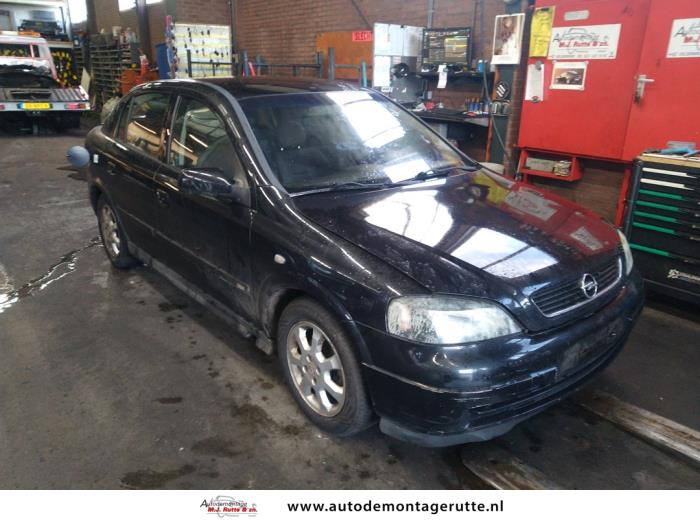 Opel Astra G 1.6 16V Samochód złomowany (2003, Czarny)