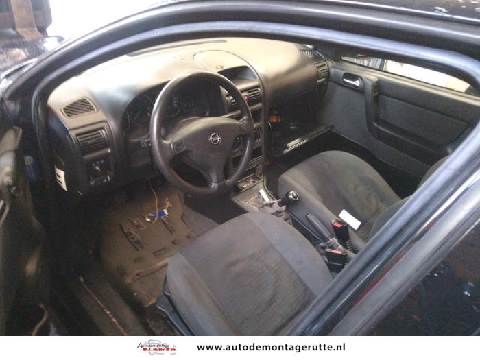 Opel Astra G 1.6 16V Samochód złomowany (2003, Czarny)