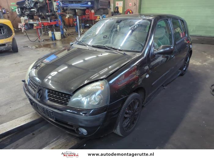 Renault Clio II 1.6 16V Sloopvoertuig (2003, Zwart)