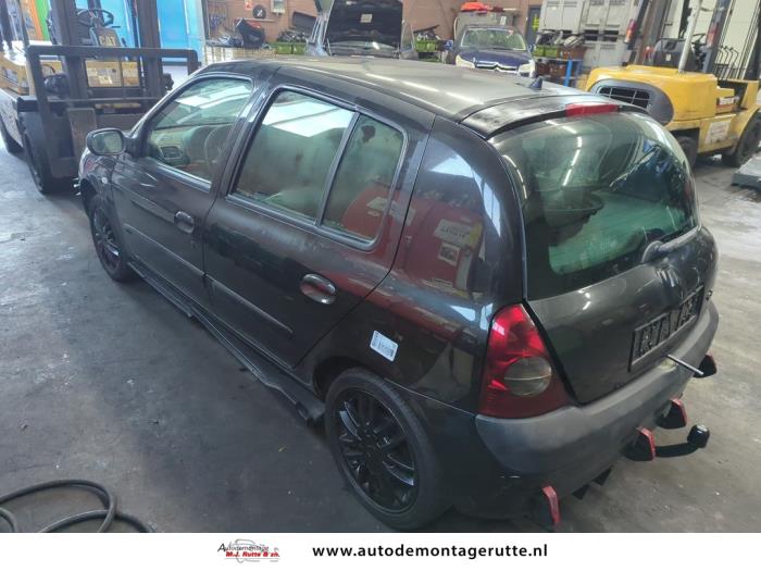 Renault Clio II 1.6 16V Sloopvoertuig (2003, Zwart)