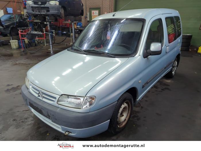 Citroen Berlingo Cinqspace, Multispace 1.6 16V Samochód złomowany (2002, Niebieski)
