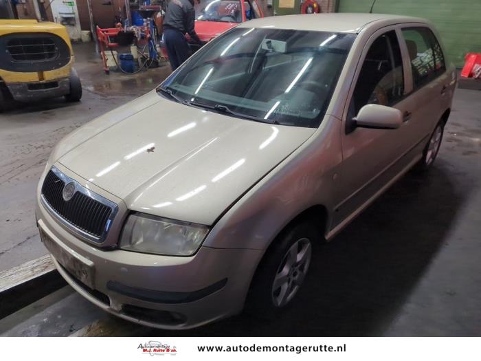 Skoda Fabia 1.4i 16V Samochód złomowany (2004, Bez)