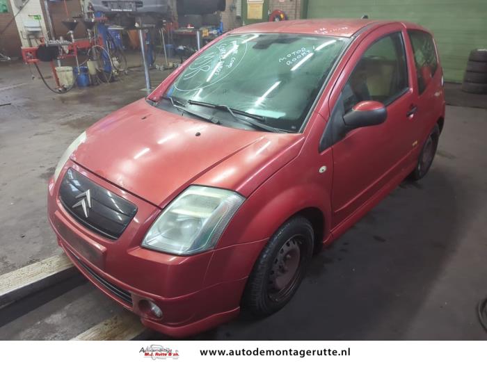 Citroen C2 1.6 16V VTR Skrotfordon (2007, ROOD)