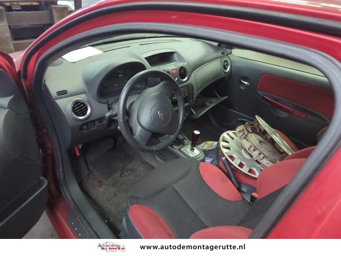 Citroen C2 1.6 16V VTR Skrotfordon (2007, ROOD)