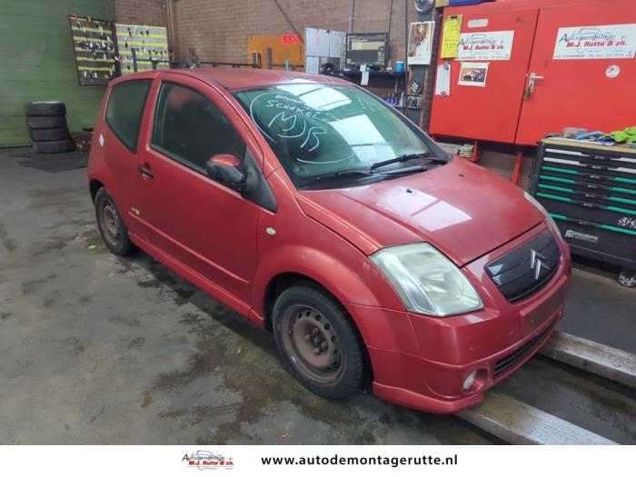 Citroen C2 1.6 16V VTR Skrotfordon (2007, ROOD)
