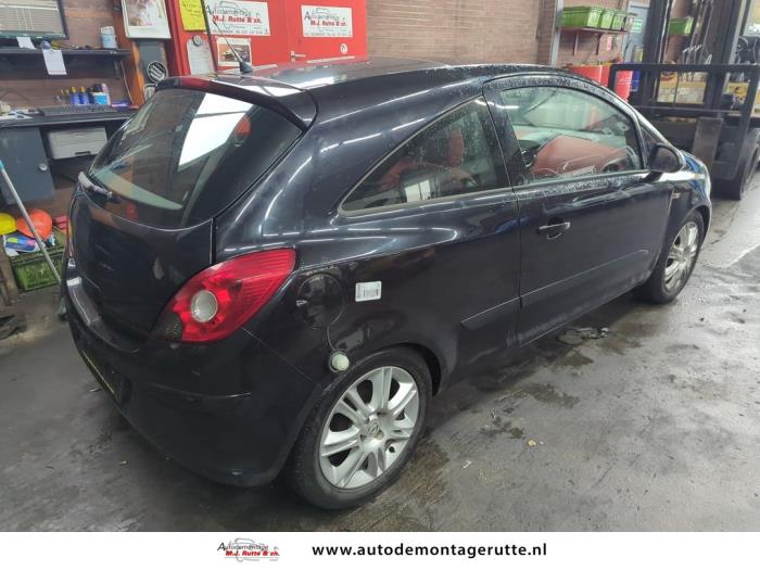 Opel Corsa D 1.2 16V Samochód złomowany (2007, Czarny)