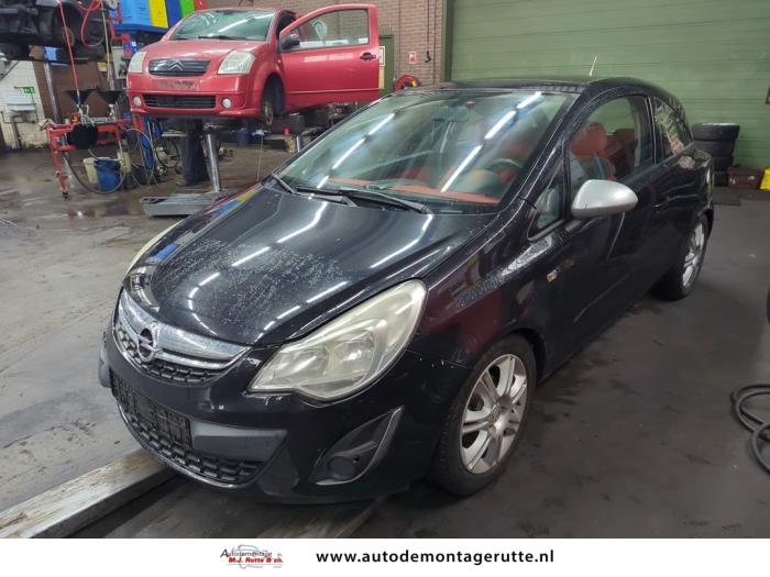 Opel Corsa D 1.2 16V Samochód złomowany (2007, Czarny)