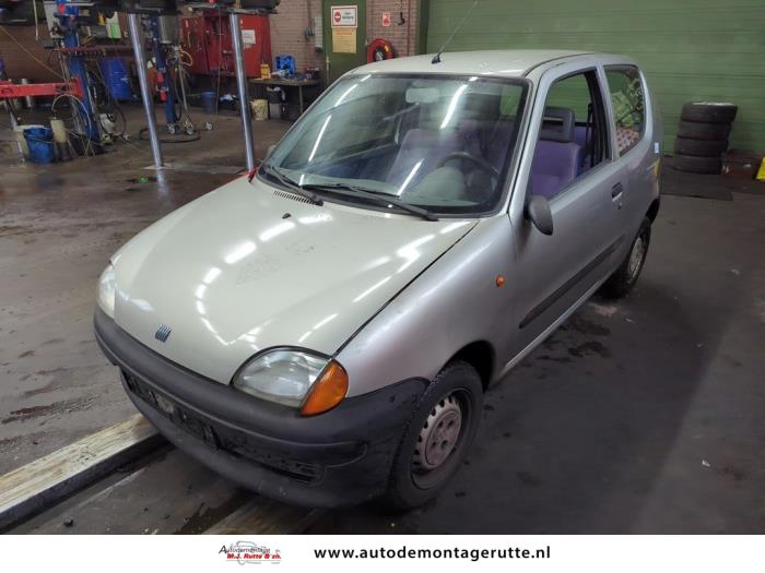 Fiat Seicento 1.1 SPI Hobby,Young Samochód złomowany (2000, Szary)