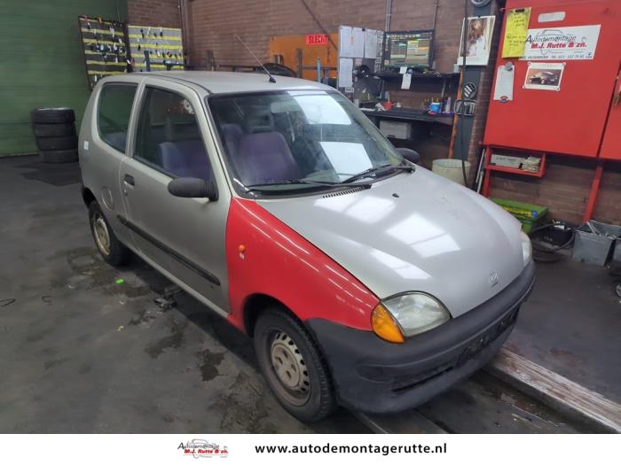 Fiat Seicento 1.1 SPI Hobby,Young Samochód złomowany (2000, Szary)