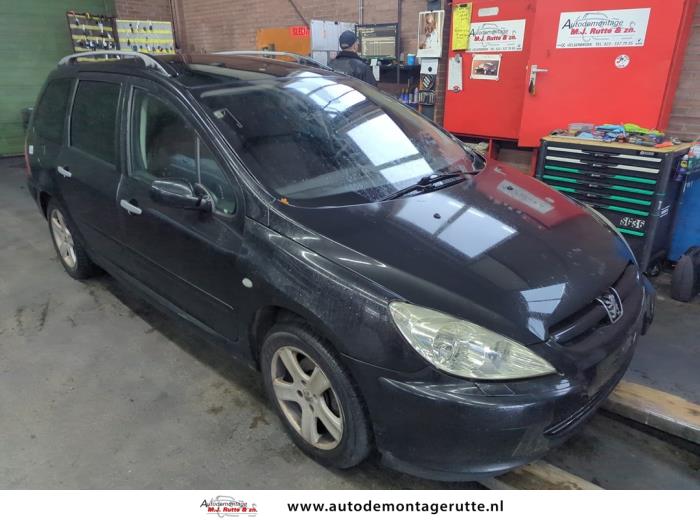 Peugeot 307 SW 2.0 16V Skrotfordon (2003, ZWART)