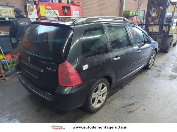 Peugeot 307 SW 2.0 16V Skrotfordon (2003, ZWART)