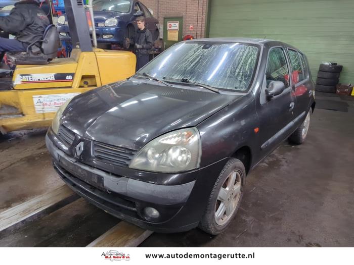 Renault Clio II 1.6 16V Sloopvoertuig (2002, Zwart)