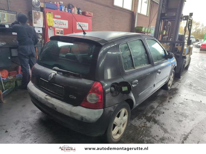 Renault Clio II 1.6 16V Sloopvoertuig (2002, Zwart)