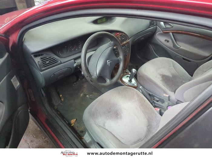 Renault Clio II 1.2 Sloopvoertuig (2000, Rood)