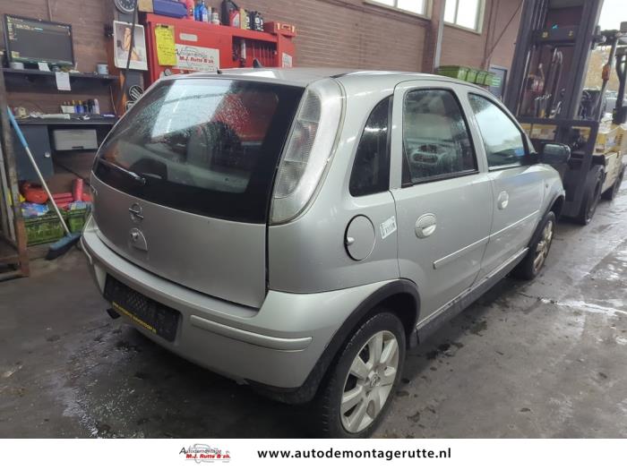 Opel Corsa C 1.2 16V Twin Port Samochód złomowany (2005, Szary)