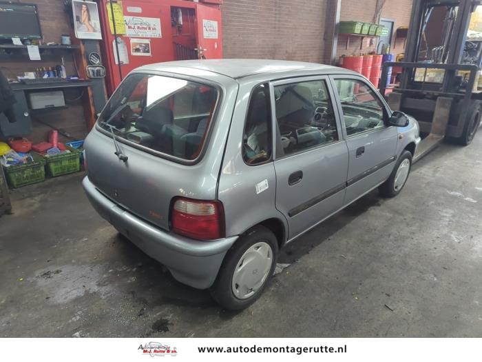 Suzuki Alto 1.0 16V Samochód złomowany (2000, Szary)