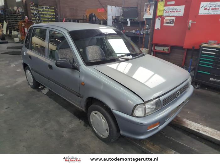 Suzuki Alto 1.0 16V Samochód złomowany (2000, Szary)