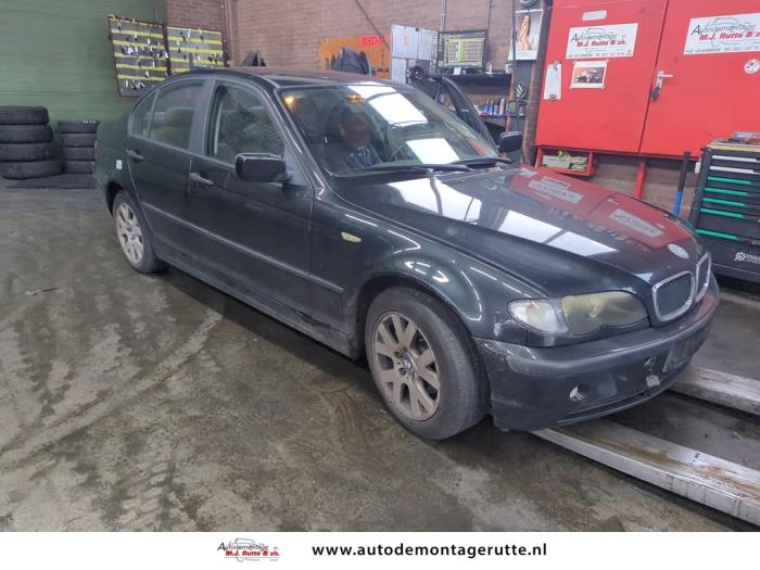 BMW 3 serie 316i 16V Skrotfordon (2003, ZWART)