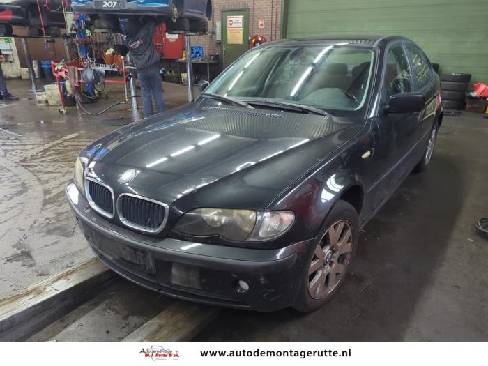BMW 3 serie 316i 16V Skrotfordon (2003, ZWART)