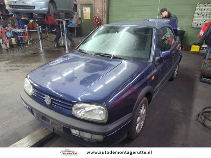 Volkswagen Golf (V109140)