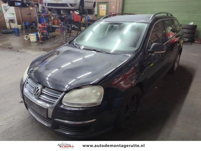 Volkswagen Golf (V109150)