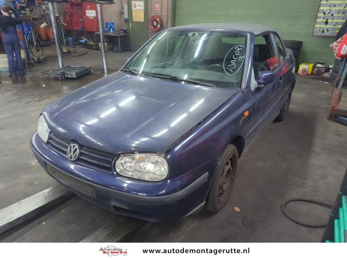 Volkswagen Golf (V109156)