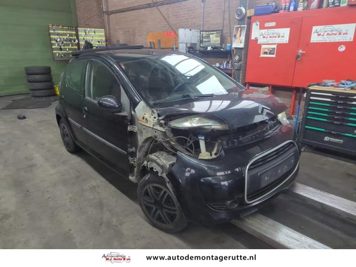 Citroen C1 1.0 12V Skrotfordon (2010, ZWART)