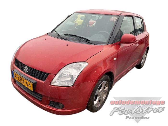 Suzuki Swift 1.3 VVT 16V Skrotfordon (2006, ROOD)