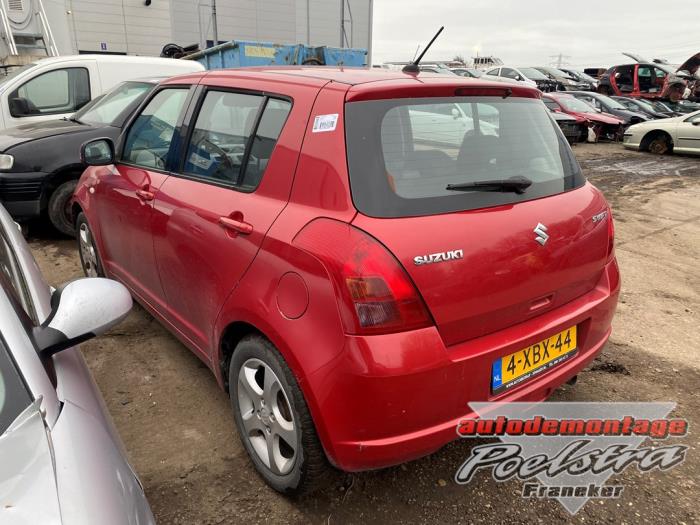 Suzuki Swift 1.3 VVT 16V Skrotfordon (2006, ROOD)