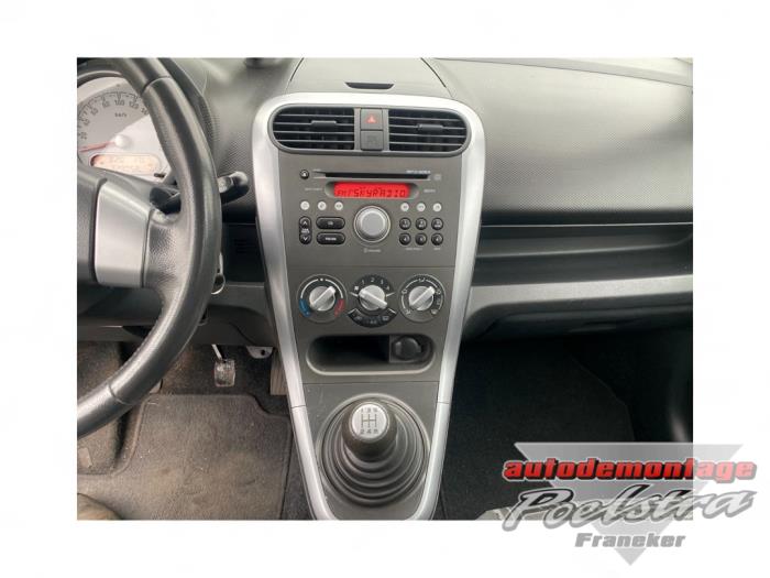 Opel Agila 1.0 12V Sloopvoertuig (2012, Metallic, Grijs)