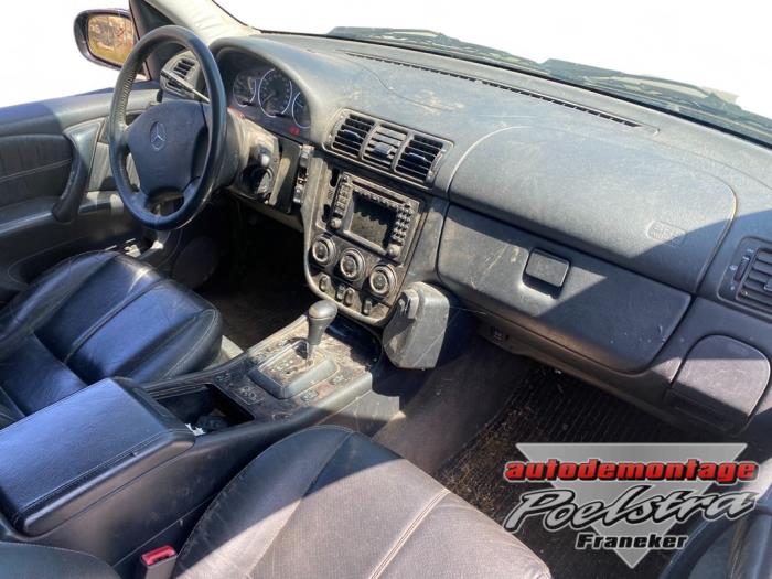 Mercedes ML I 270 2.7 CDI 20V Sloopvoertuig (2004, Metallic, Zwart)