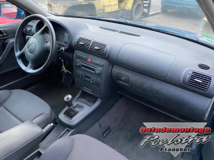 Audi A3 1.8 20V Samochód złomowany (2003, Niebieski)