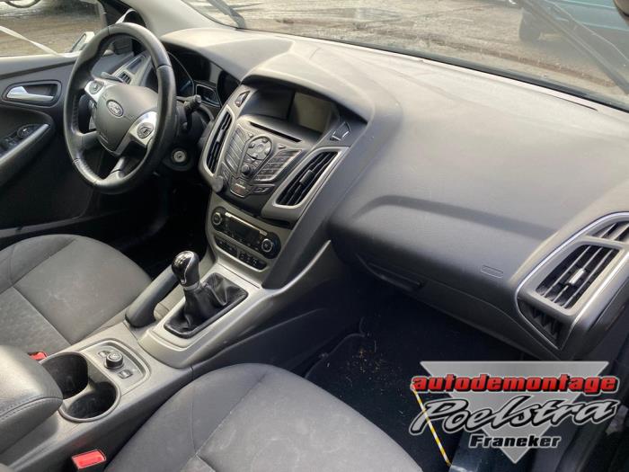 Ford Focus 3 Wagon 1.0 Ti-VCT EcoBoost 12V 100 Sloopvoertuig (2014, Metallic, Zwart)