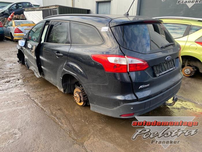 Ford Focus 3 Wagon 1.0 Ti-VCT EcoBoost 12V 100 Sloopvoertuig (2014, Metallic, Zwart)