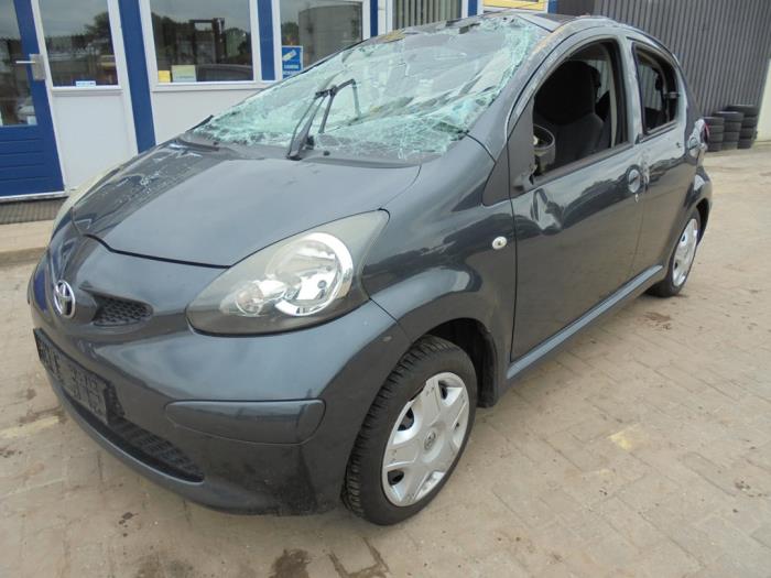 Toyota Aygo 1.0 12V VVT-i Sloopvoertuig (2006, Grijs)