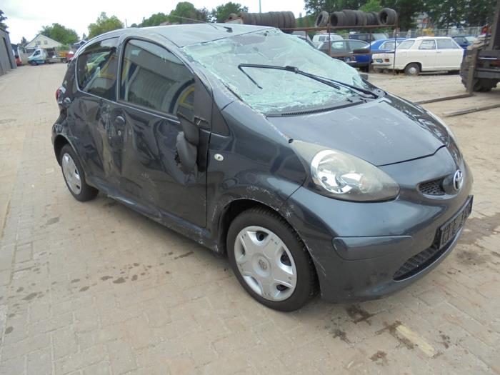 Toyota Aygo 1.0 12V VVT-i Sloopvoertuig (2006, Grijs)