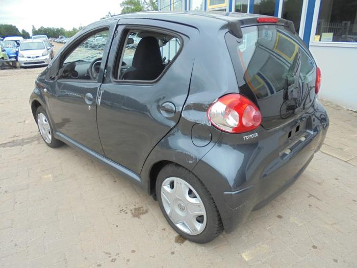 Toyota Aygo 1.0 12V VVT-i Sloopvoertuig (2006, Grijs)