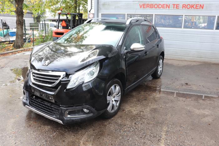 Peugeot 2008 1.2 Vti 12V PureTech 82 Skrotfordon (2015, ZWART)