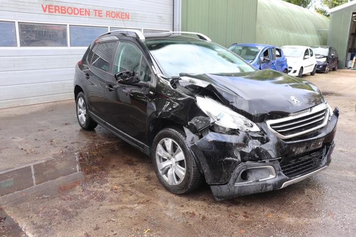 Peugeot 2008 1.2 Vti 12V PureTech 82 Skrotfordon (2015, ZWART)