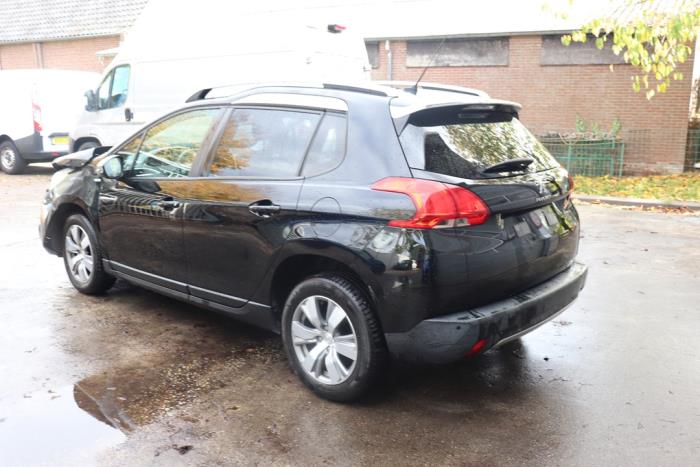 Peugeot 2008 1.2 Vti 12V PureTech 82 Skrotfordon (2015, ZWART)