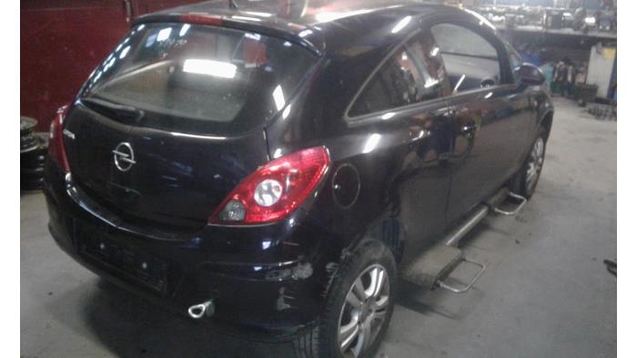 Opel Corsa D 1.2 16V Skrotfordon (2010, ZWART)