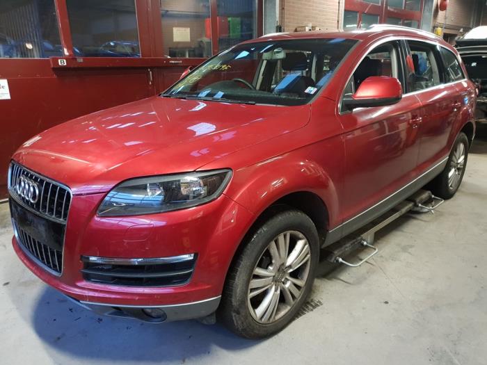 Audi Q7 3.0 TDI V6 24V Skrotfordon (2013, ROOD)