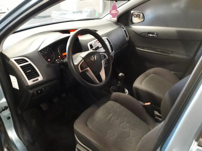 Hyundai i20 1.2i 16V Skrotfordon (2010, BLAUW)