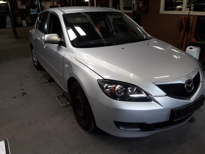 Mazda 3 Sport 1.3i 16V Skrotfordon (2008, GRIJS)